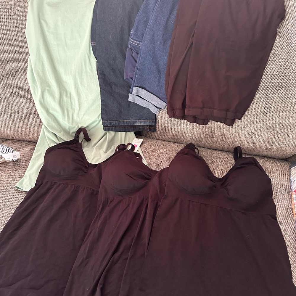 Maternity clothes, all size medium
